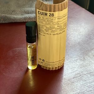 Le Labo Cuir28 city exclusive sample